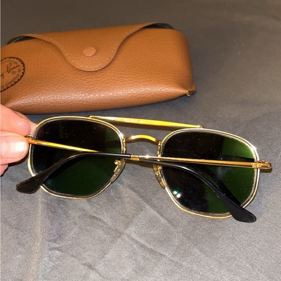Black Ray Ban sunglasses with tan Ray Ban case - Picture 2 of 5